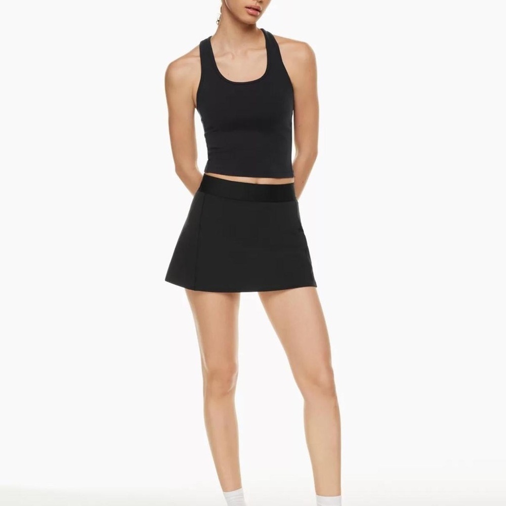 Aritzia Black TnAction Skirt